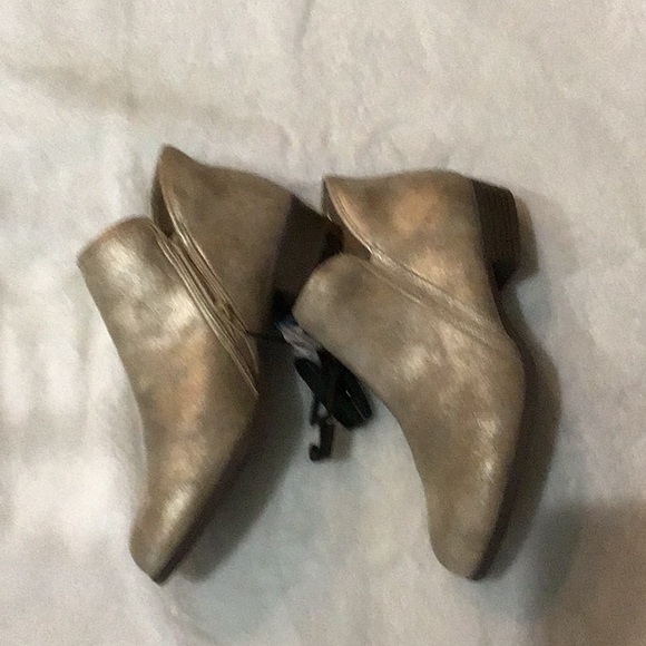 Time And Tru Women Ankle Boots - Picture 3 of 8